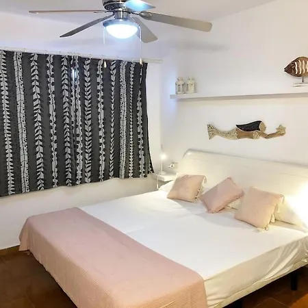 Lucia Garden Con Piscina Climatizada Апартаменты *