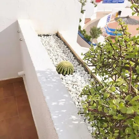 Апартаменты Lucia Garden Con Piscina Climatizada